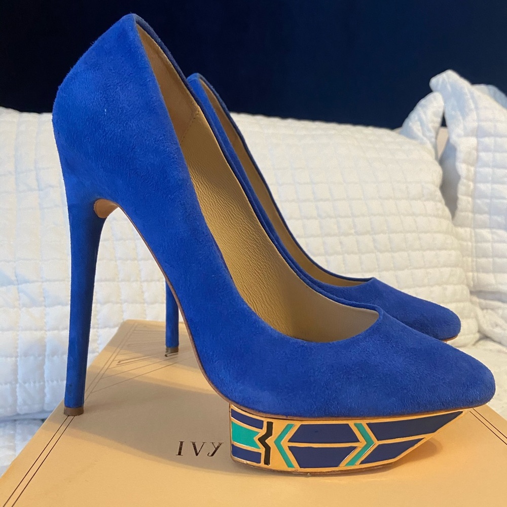 Ivy kirizhner royal blue heels “pyramid” size 7
